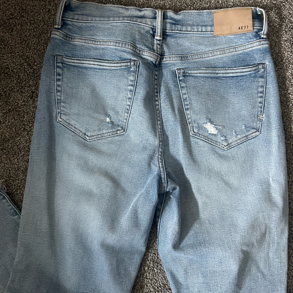 American Eagle AE77 Premium Mom Jeans - Picture 8 of 8